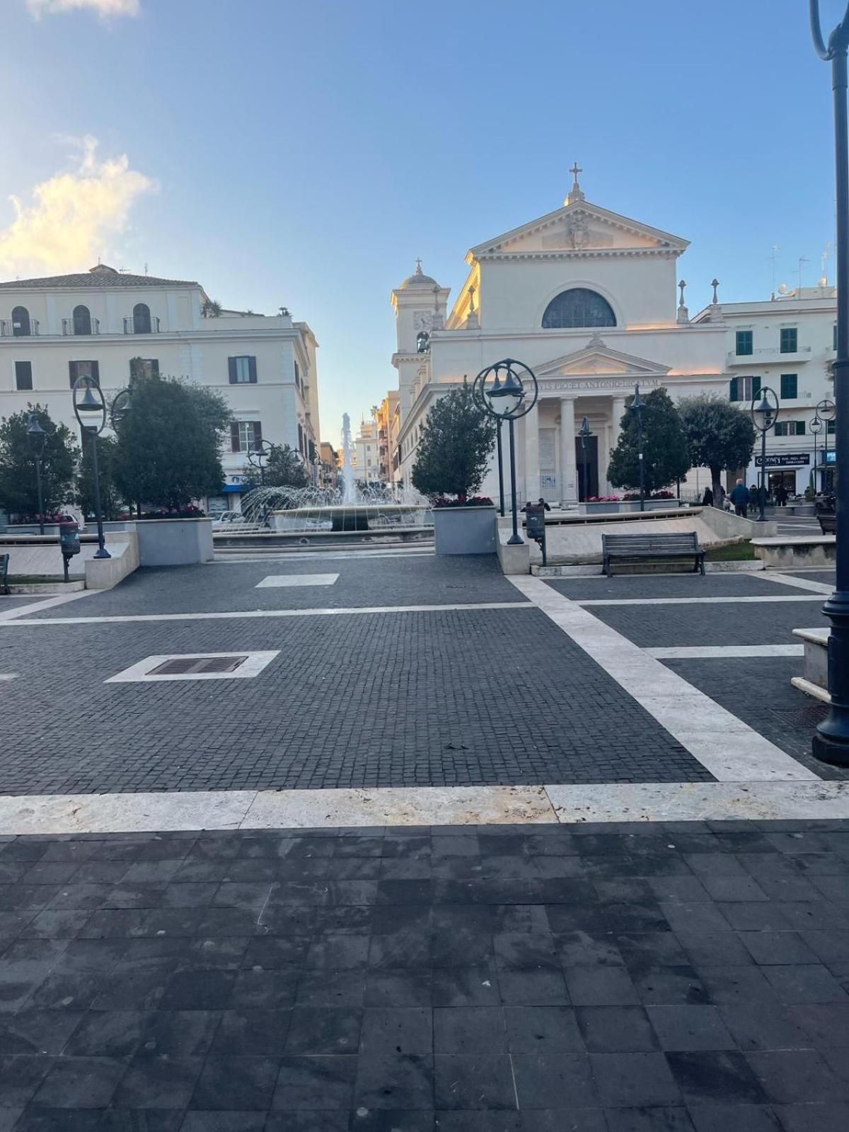 Hotel La Piazzetta Anzio Exterior foto